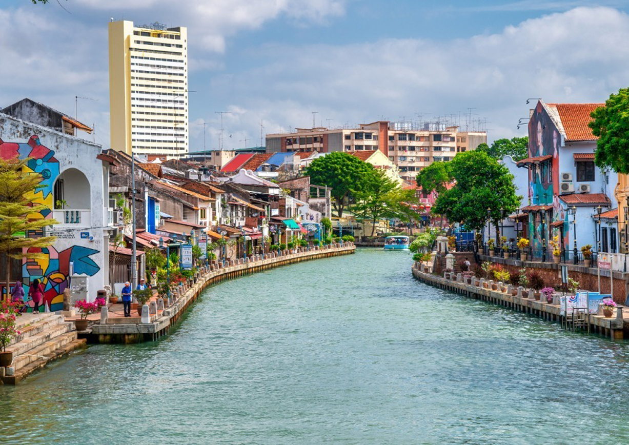 Mùa hè (tháng 5–8) là thời điểm lý tưởng cho chuyến đi Đông Nam Á.