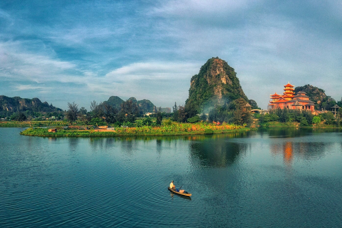 Bỏ túi kinh nghiệm đi Ngũ Hành Sơn về thời tiết, trang phục, giày dép và lịch trình để chuyến tham quan thuận tiện hơn