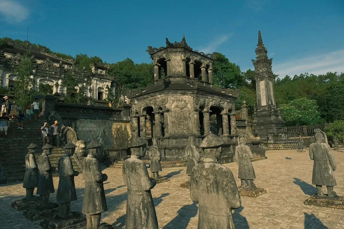 Các tượng tại sân Bái Đính được tạc với quy mô như người thật khiến ai cũng phải bất ngờ khi tận mắt nhìn thấy