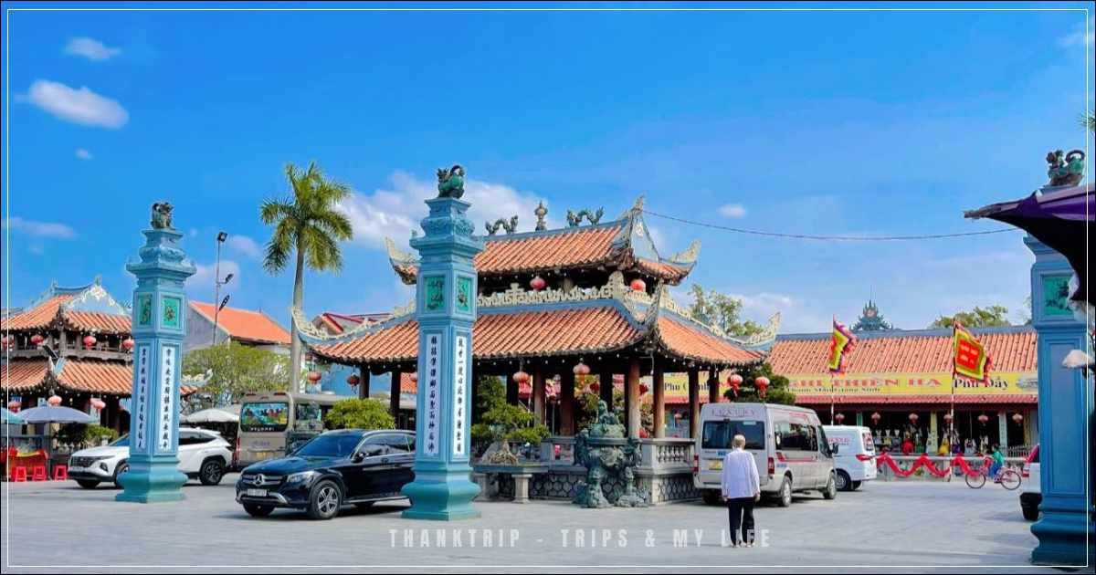 ve-den-tran-phu-day-kham-pha-kien-truc-co-va-lich-su-ngan-doi