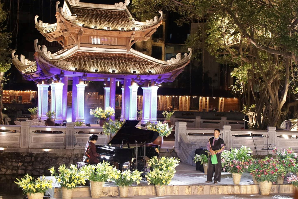 Nghệ sĩ Piano Phó An My cùng A Sảng