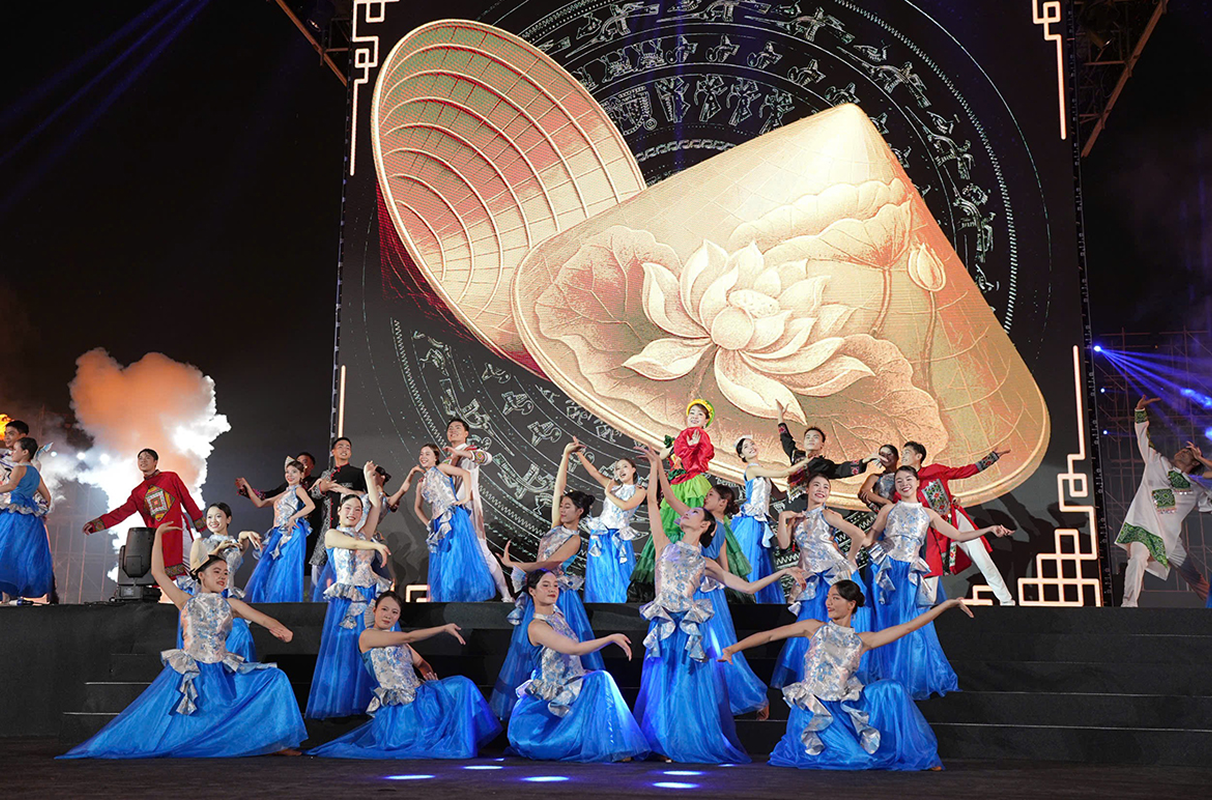 Mang chủ đề "Dòng chảy di sản - Heritage Flow", Festival truyền tải thông điệp rằng di sản không chỉ là những giá trị của quá khứ mà còn là nguồn cảm hứng cho sáng tạo và phát triển trong đời sống đương đại.
