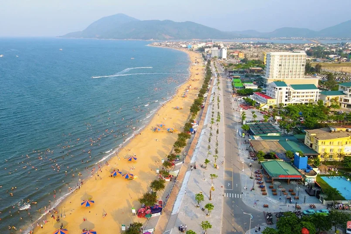 Du lịch Hà Tĩnh mùa hè lý tưởng để tắm biển